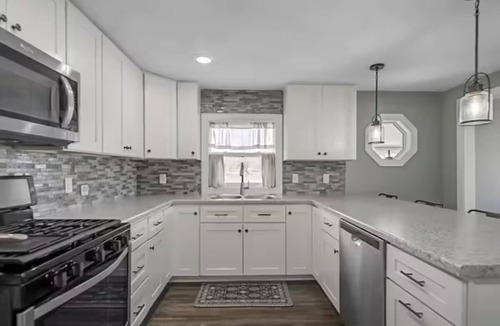 Trufant Cottage | Peaceful 3-bedroom cottage on the lake