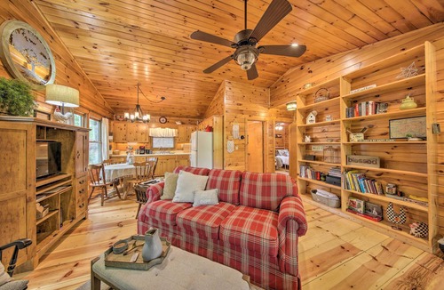 Blue Ridge Cabin | Peaceful Blue Ridge Cabin w/Decks & Fire Pit
