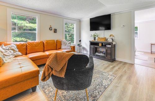 Chester House | Peaceful Brookside Getaway ~10 Mi to Okemo Slopes!