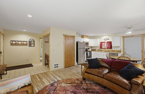 Packwood Cabin | Peaceful Cabin w/Hot Tub Near Mt Rainier