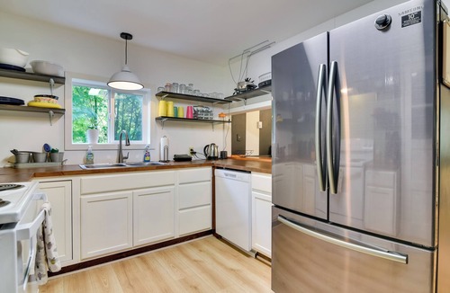 Longview House | Peaceful + Chic Oasis: Fire Pit, Grill, Yard