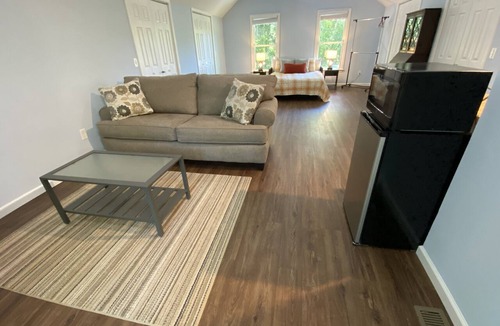 Acworth Apartment | Peaceful Lakeside Loft - Beach & Creek Access