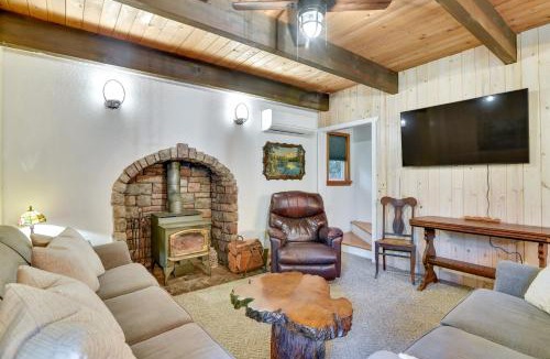Zigzag House | Peaceful Mt. Hood Cabin w/Hot Tub & Fire Pit!
