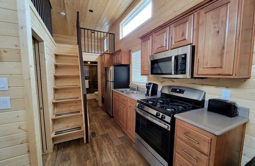 Valle Cabin | Peaceful Tiny Home Getaway with Loft & Open Sky Views in Williams, Arizona