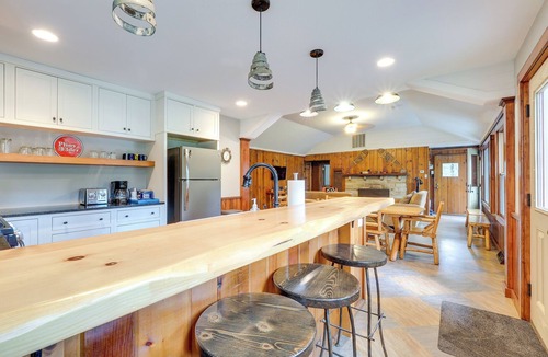 Mayfield Cabin | Peaceful Traverse City Cabin ~ 16 Mi to Dtwn!