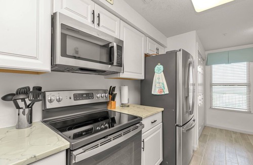 Navarre Beach Condo | Pearl 704 Sugar White Sand and Emerald Waters. Spectacular view