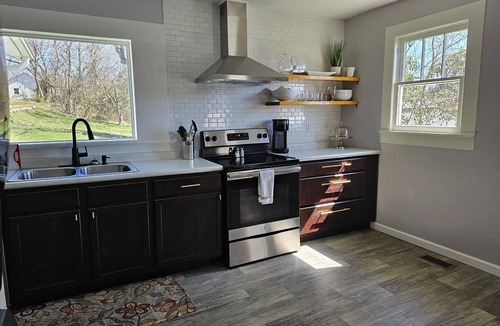 Greeneville House | Pearl St. Hideaway 2br house with Gameroom
