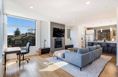 Seattle House | Perch - Modern Seattle View Home w/Rooftop Deck & Parking