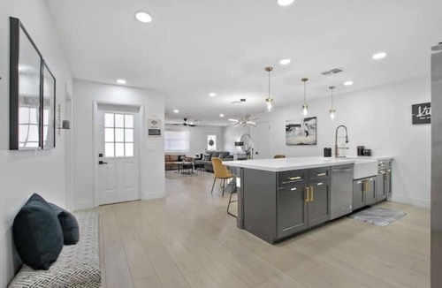 Mesa House | Perfect for Large Group 5BD+3BA Free Parking