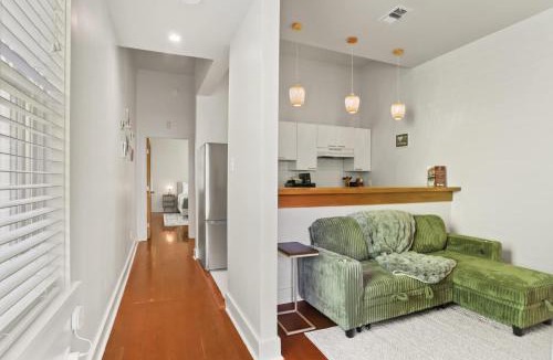 Faubourg Delachaise House | Perfectly Located 1 Bedroom I Uptown - Magazine St