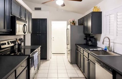 Sierra Tempe House | Pet-Friendly 3BR | King Bed | Fenced Yard