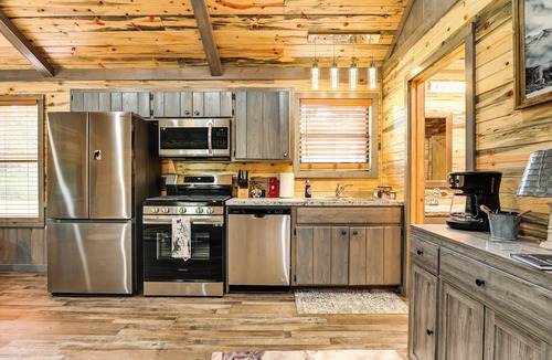 Broken Bow Cottage | Pet-friendly Broken Bow Cabin Near Lukfata Creek!