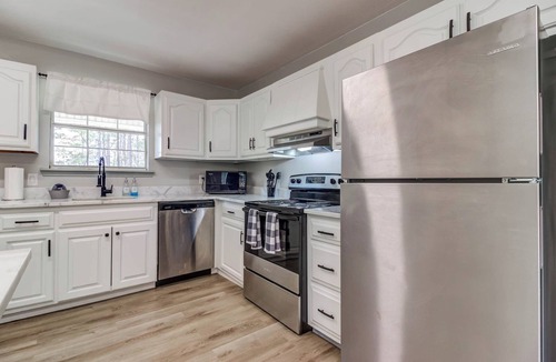 Gulfport House | Pet Friendly + Close to Casinos + Ample Parking