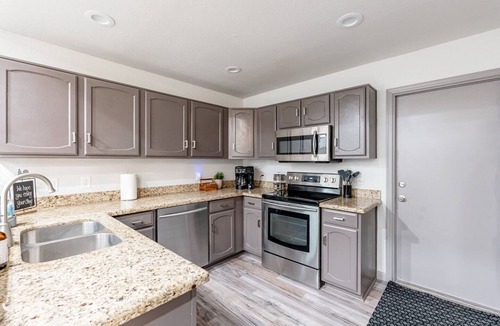 Mesa House | Pet Friendly, Firepit, BBQ~Perfect Getaways 2Units