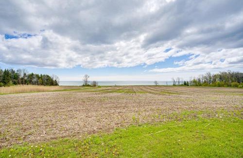 Manitowoc House | Pet Friendly Home on 15 acres - Lake Michigan