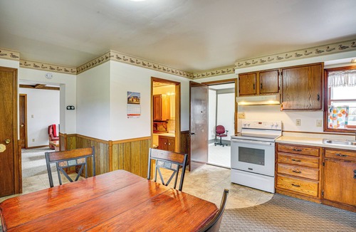 Manitowoc House | Pet Friendly Home on 15 acres - Lake Michigan