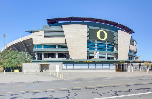 Springfield House | Pet-Friendly Home w/Yard, 2 Mi to Autzen Stadium