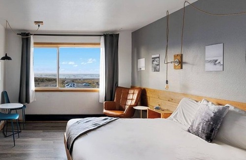 Long Beach Hotel | Pet-friendly Hotel! Indoor Pool and Sauna, Perfect for a Long Beach Getaway!