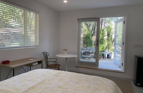 Altadena Cottage | Pet Friendly Private Cozy Casita on 2 acre Property
