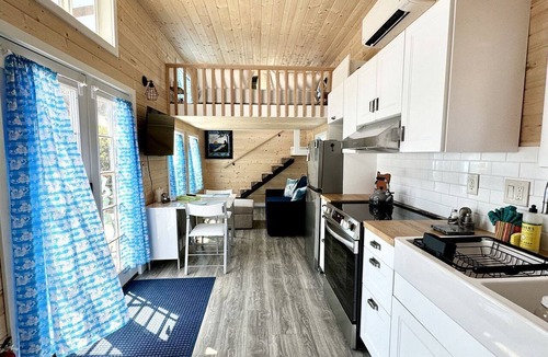Waldport Cabin | Pet-Friendly Tiny House Near the Oregon Coast, Oregon