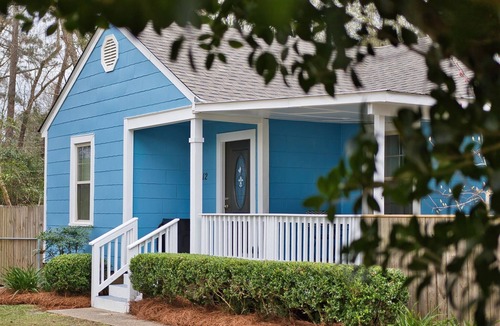 Laurel House | Pet Friendly, Walk to Park and Historic District