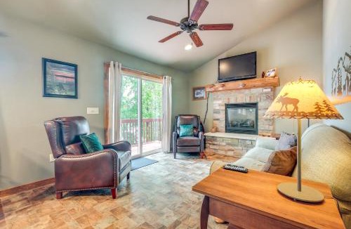 Townsend House | Pet-Friendly Wisconsin Cabin on Lake w/Fire Pit!