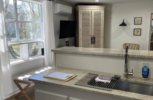 Abita Springs Apartment | Petite Suite/Downtown Historic Abita Springs/Location! Walk to it all!
