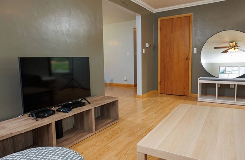 Algoma Cabin | Pets Allowed, Lake MI Fishing, Door Cty Access - Catch and Relax