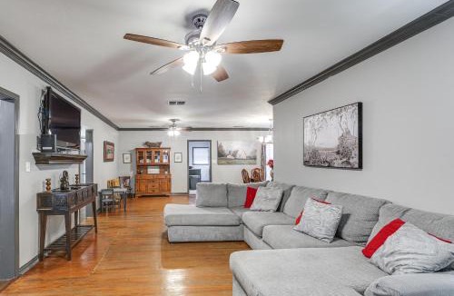 Frankston House | Pets Welcome! Comfortable and Spacious! Sleeps 6