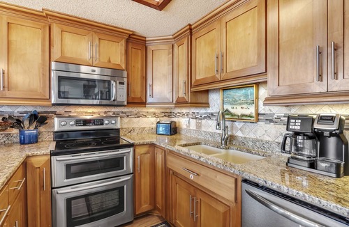 Orange Beach Condo | Phoenix 8 1101 | Beachfront View | Spacious Corner Condo | My Beach Getaways