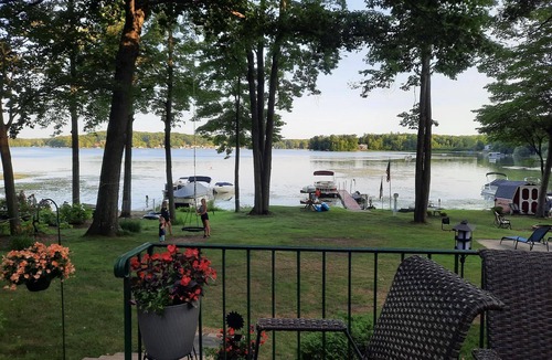 Newaygo House | Pickerel Lake place 🦅