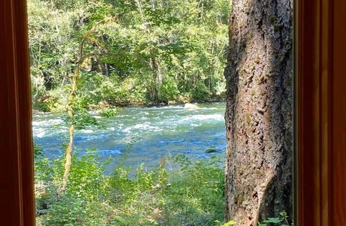 McKenzie Bridge Cabin | Picturesque McKenzie River Cabin - Log Cabin Inn #1