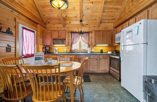 Rangeley Cabin | Pine Cabin at Rangeley Lake Resort - shared waterfront on Rangeley Lake
