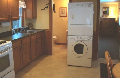 Plattsburgh Cottage | Pine Cottage at Heron Ledge