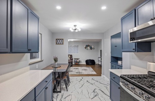 La Porte House | Pine Lake Escape - Hot Tub Home near Beach & Park