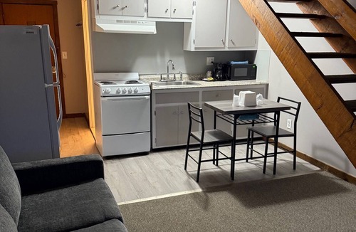 North Attleboro Hotel | Pineapple Inn