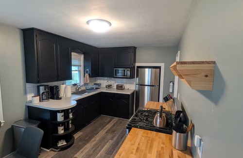 Mansfield House | Pinehaven - Comfy Modern Stay Near Mid-Ohio & Downtown Mansfield