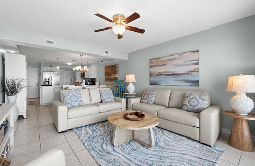 Sunnyside Condo | Pinnacle Port by Book That Condo