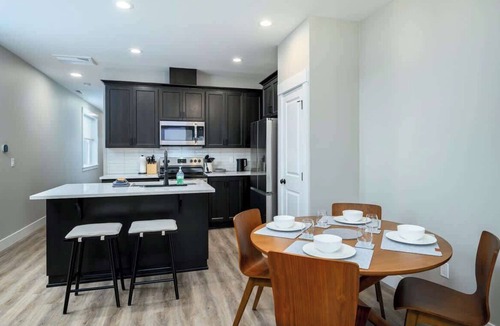 Carlton House | Pinot Place - Tranquility in Wine Country