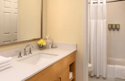 Flagstaff Hotel | Pleasant Stay, Convenient Location! Near Bushmaster Park, Pets are Allowed