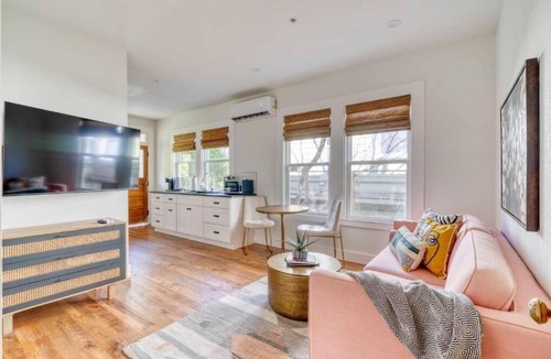 Uptown Apartment | Pomeroy