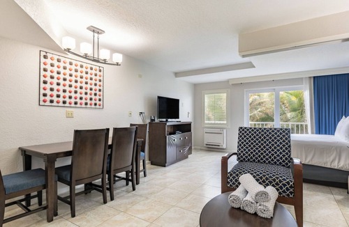 Pompano Beach Resort | Pompano Beach | Relaxed Pool Retreat | Pool + Beach