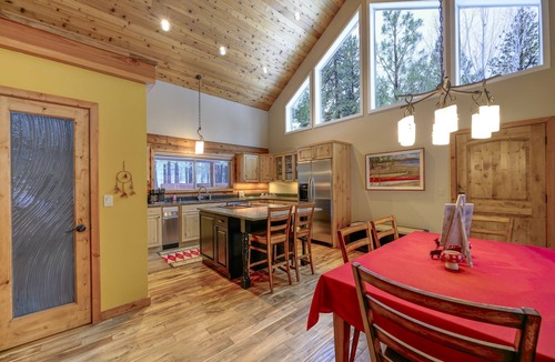 Sisters Cabin | Ponderosa Pines *Cabin + Casita*, Sisters OR