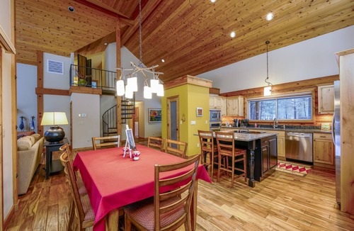 Sisters Cabin | Ponderosa Pines *Cabin + Casita*, Sisters OR
