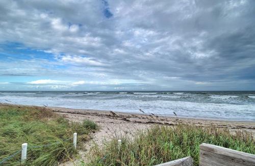 Hutchinson Island South House | Pool Access, Walk to Beach! Cozy Jensen Beach Home