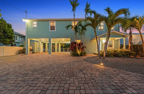 Islamorada House | Pool Home in Venetian Shores