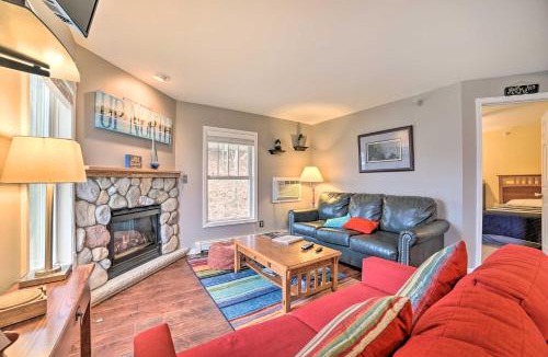 Onekama House | Pool + Hot Tub Access! Portage Lake Condo w/Deck