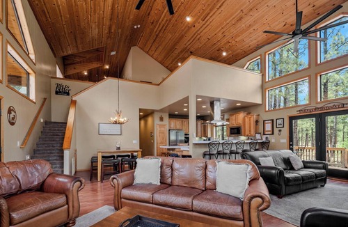 Pinetop Cabin | Pool Table | Forest Views | Fireplace | BBQ Deck
