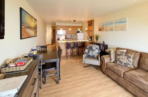 Lincoln City House | Premier Ground Floor Beachfront Condo - Sleeps 4 - Saltwater Pool