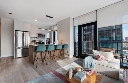 West Loop Apartment | Premium 2BR with City Views + Easy Access